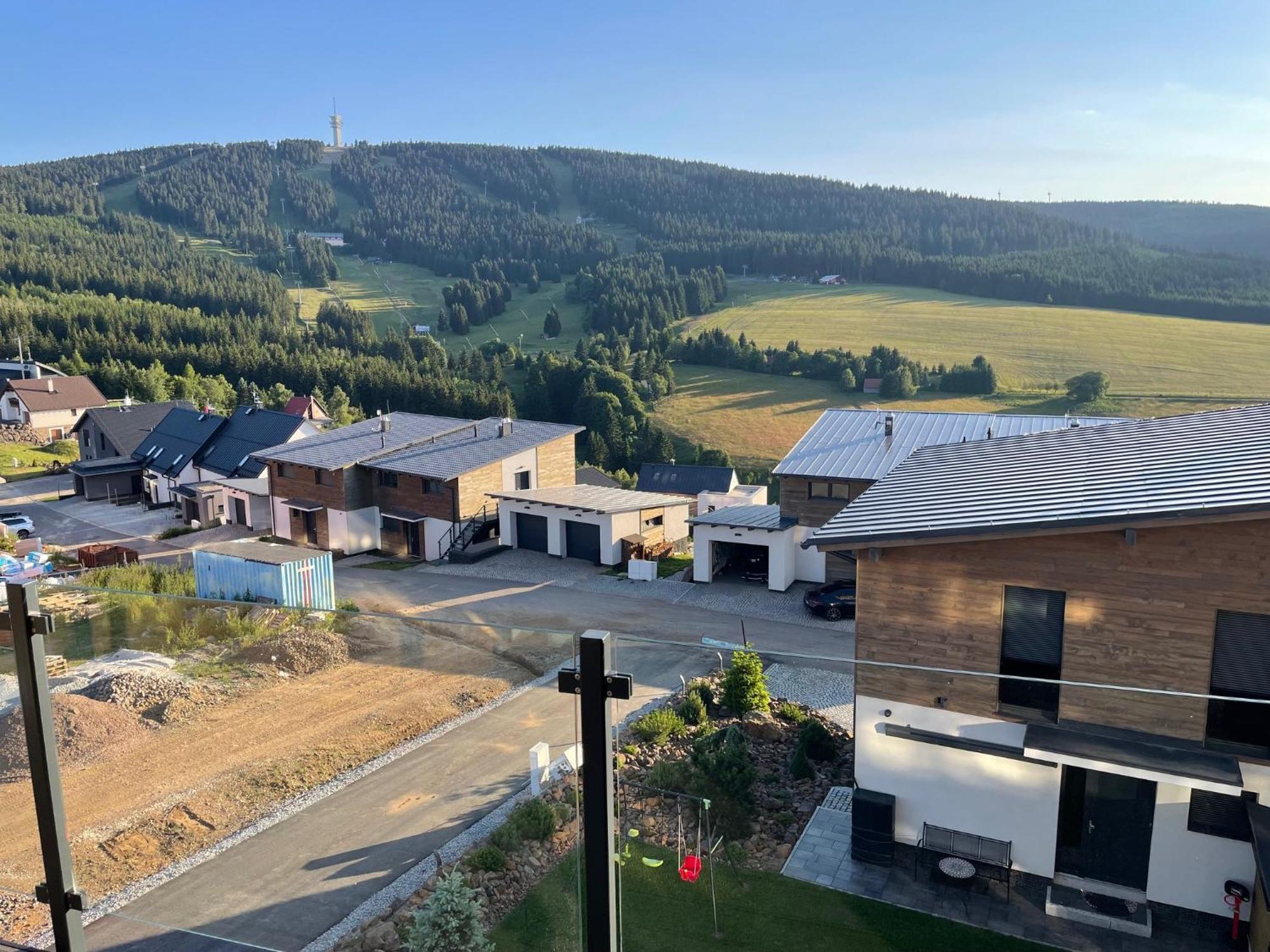 Apartmany Horizont Loučná pod Klínovcem 外观 照片